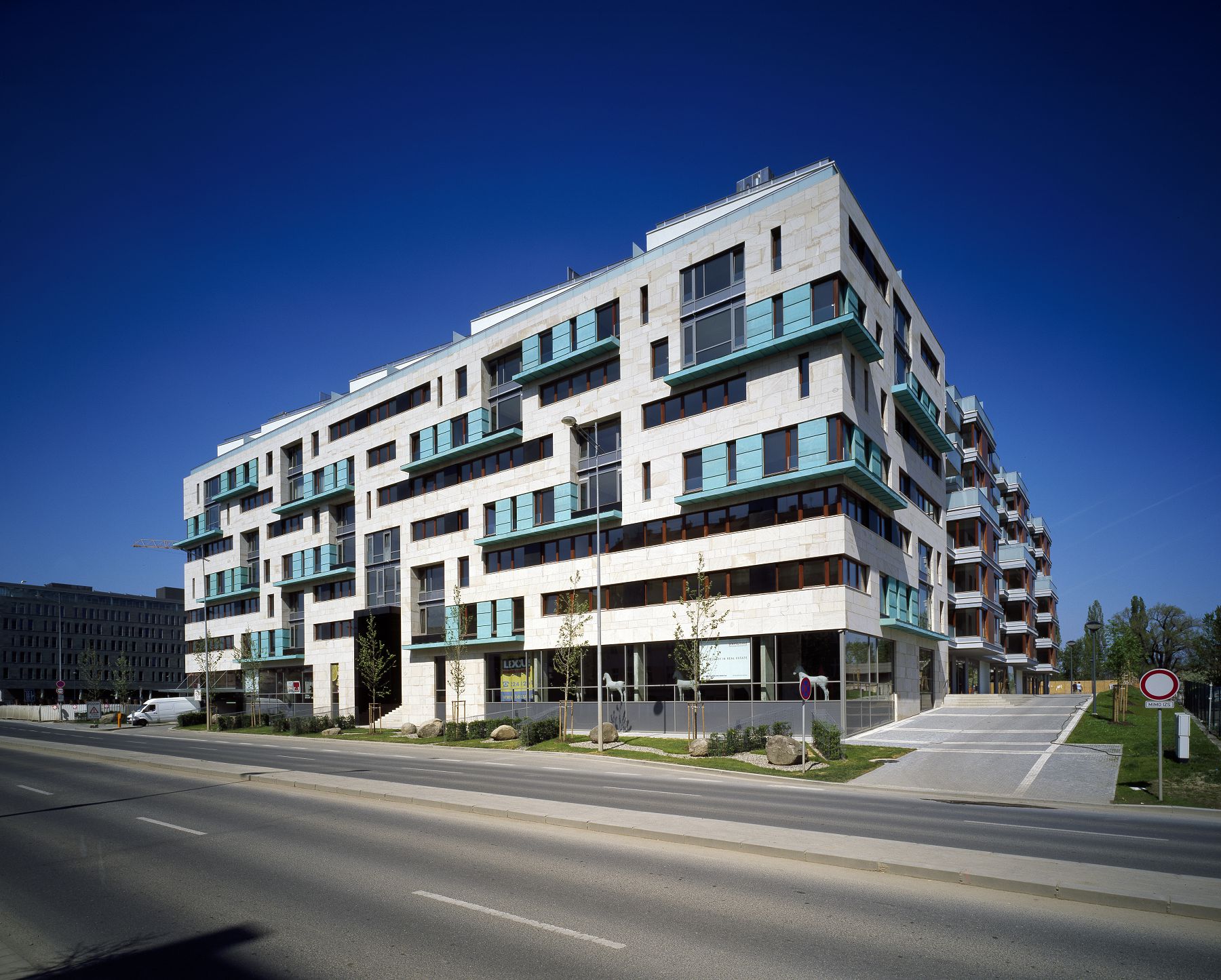 RIVER DIAMOND SHA detail